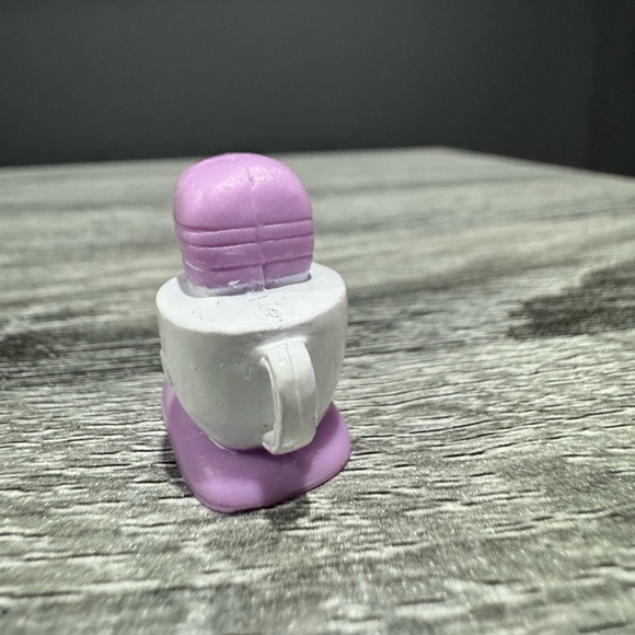 Shopkins | Homewares: Purple/White Mixie & Maxie (3-120) - Mini Figure - Picture 4 of 5